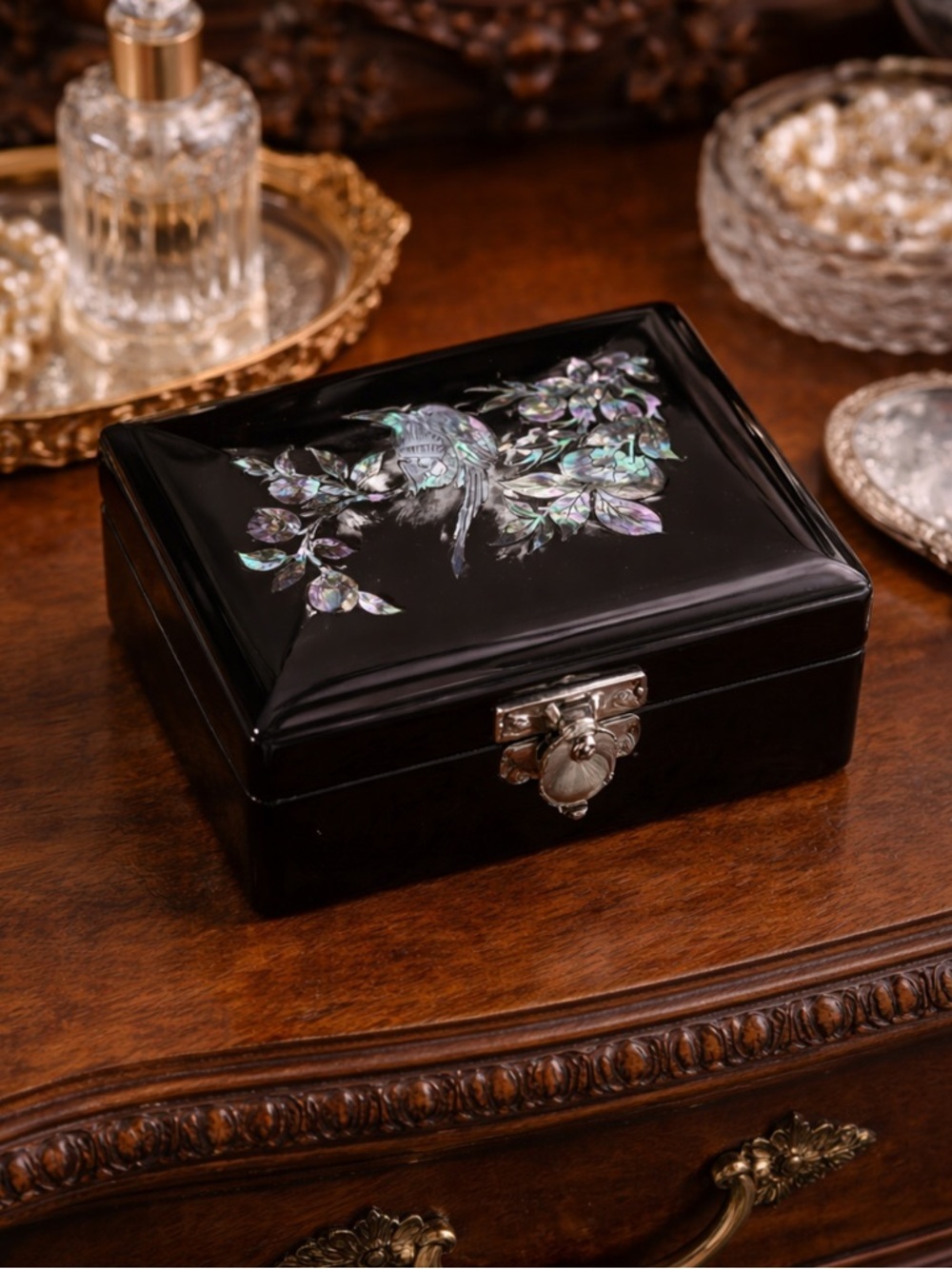 Vintage Inlay Flowers & Bird Mother of Pearl Black Lacquered Jewelry Trinket Box
